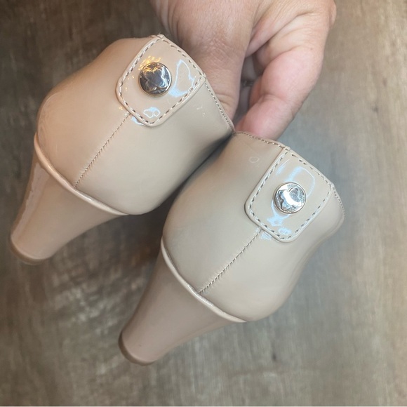Kelly & Katie Nude Wedges Size 7 - Picture 3 of 10
